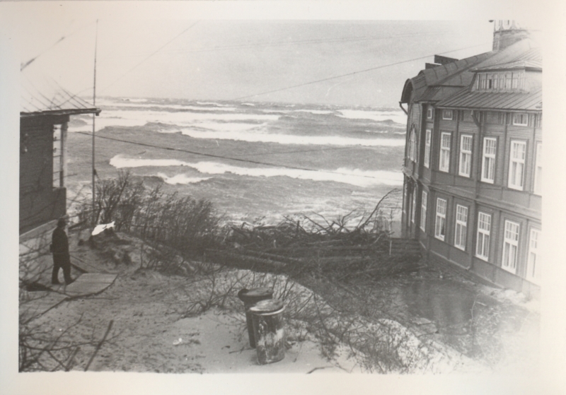 Pilsoņu iela Jūrmalā pēc 1969. gada vētras.