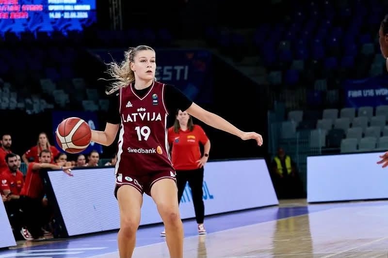 Elīza Omula