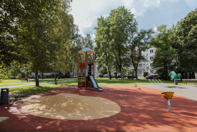 Bērnu rotaļlaukums Skolas iela 50