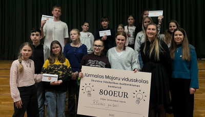 Majoru vidusskolas skolēni