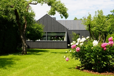 Zemeņu iela 5, Dārzu iela 26a