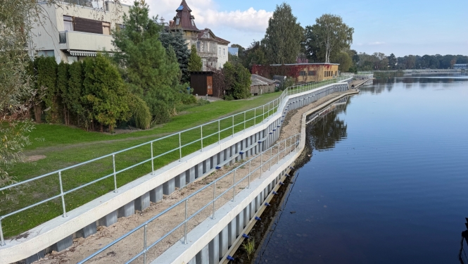 Lielupes krasta stiprināšana