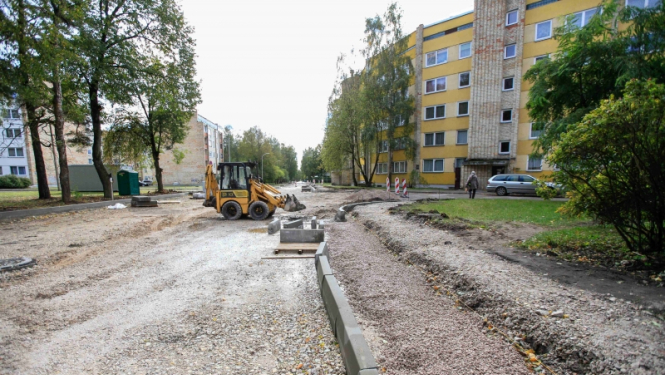 Asfaltē grantētās ielas, atjauno ielu segumu un ietves