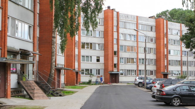 Jūrmalā turpinās apjomīgi ielu un ietvju remonti