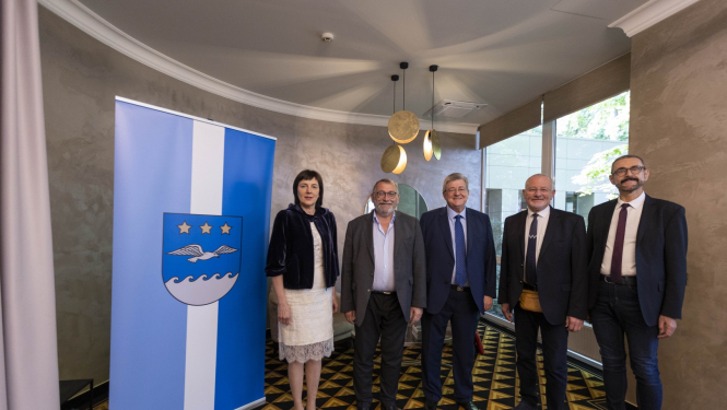 Jūrmalas domes priekšsēdētāja Rita Sproģe ar Francijas Nacionālās Asamblejas delegāciju
