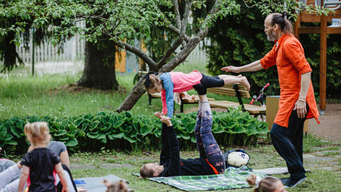 Joga ģimenēm