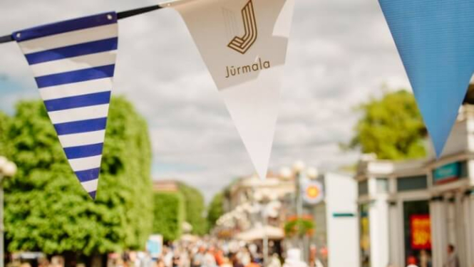 Karodziņi Jomas ielā