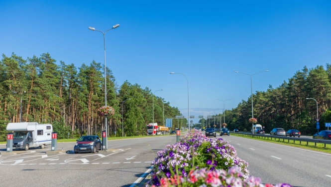 Jūrmalas maksas punkts pie iebraukšanas pilsētā