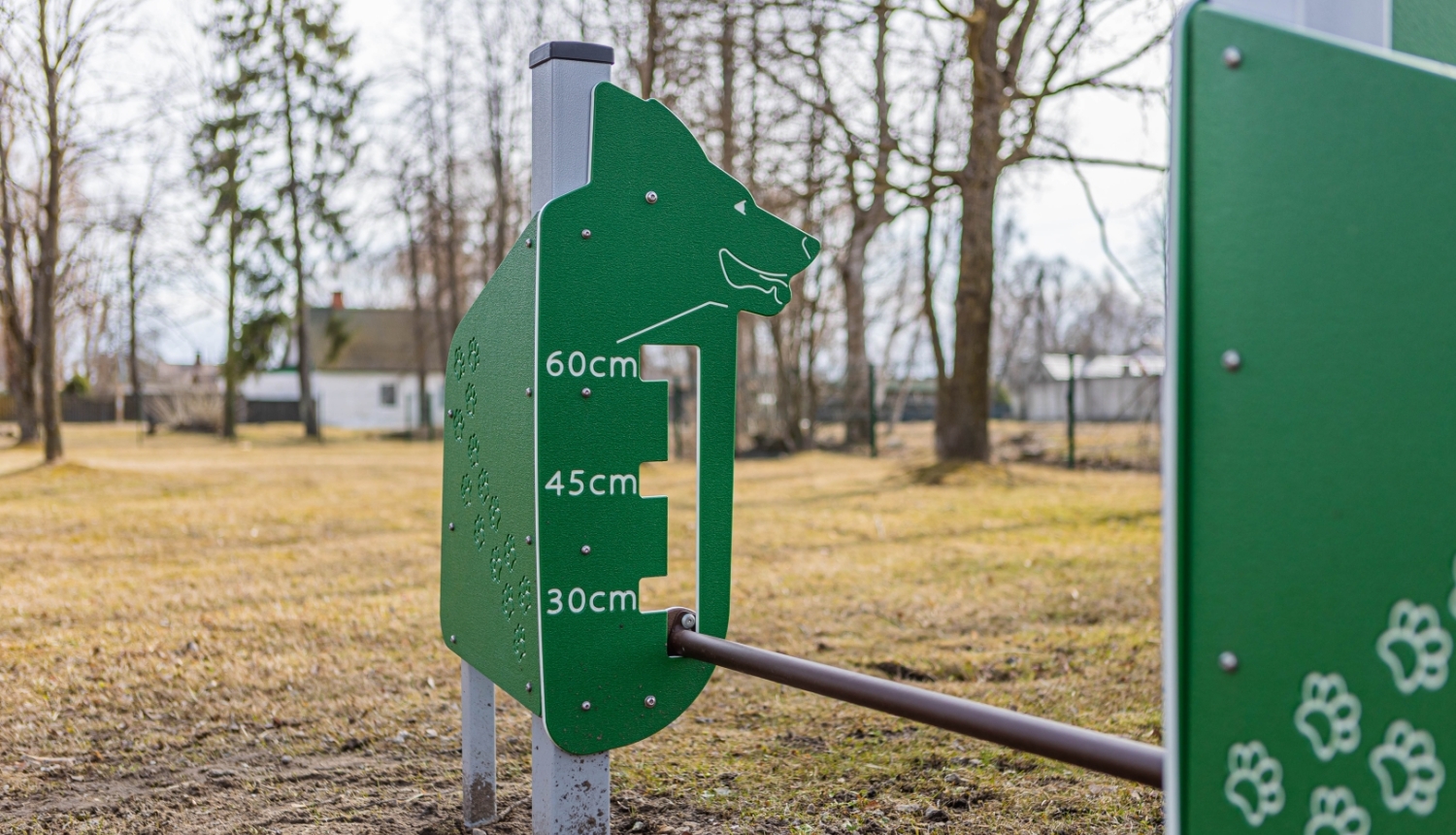 suņu pastaigu laukums Slokā