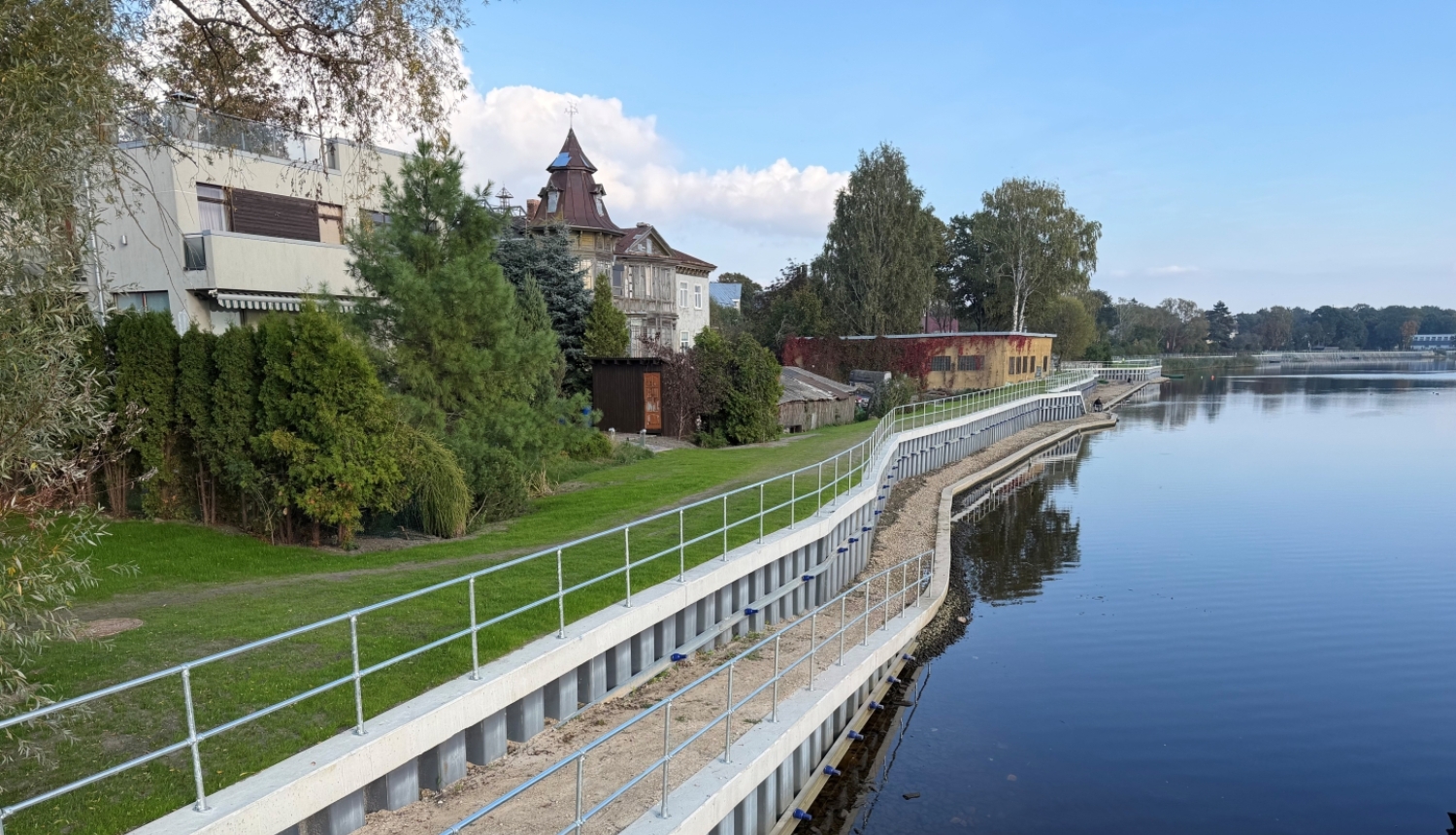 Lielupes krasta stiprināšana