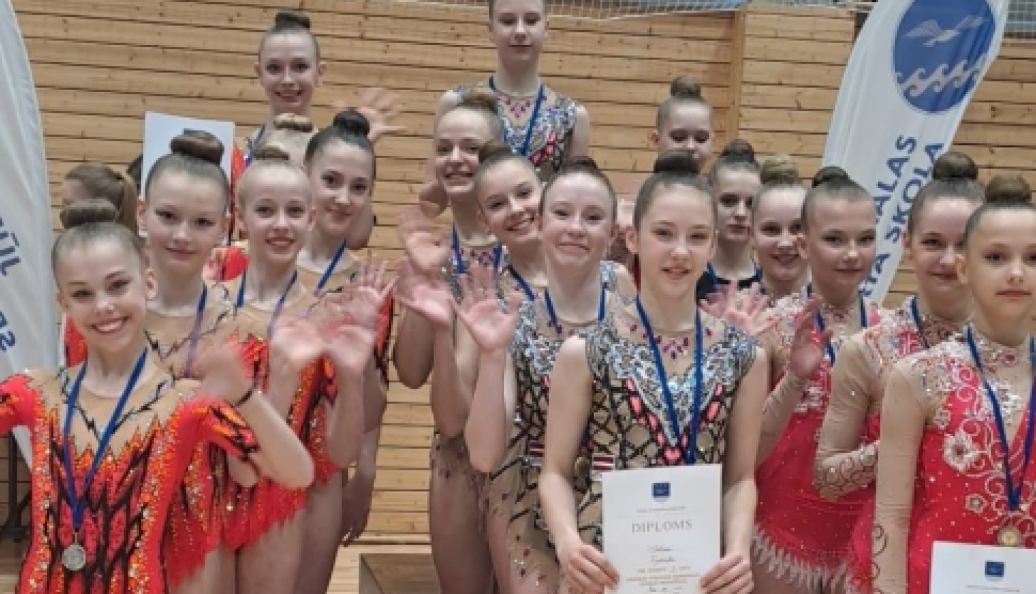 Junioru sporta klases grupu vingrojuma komanda