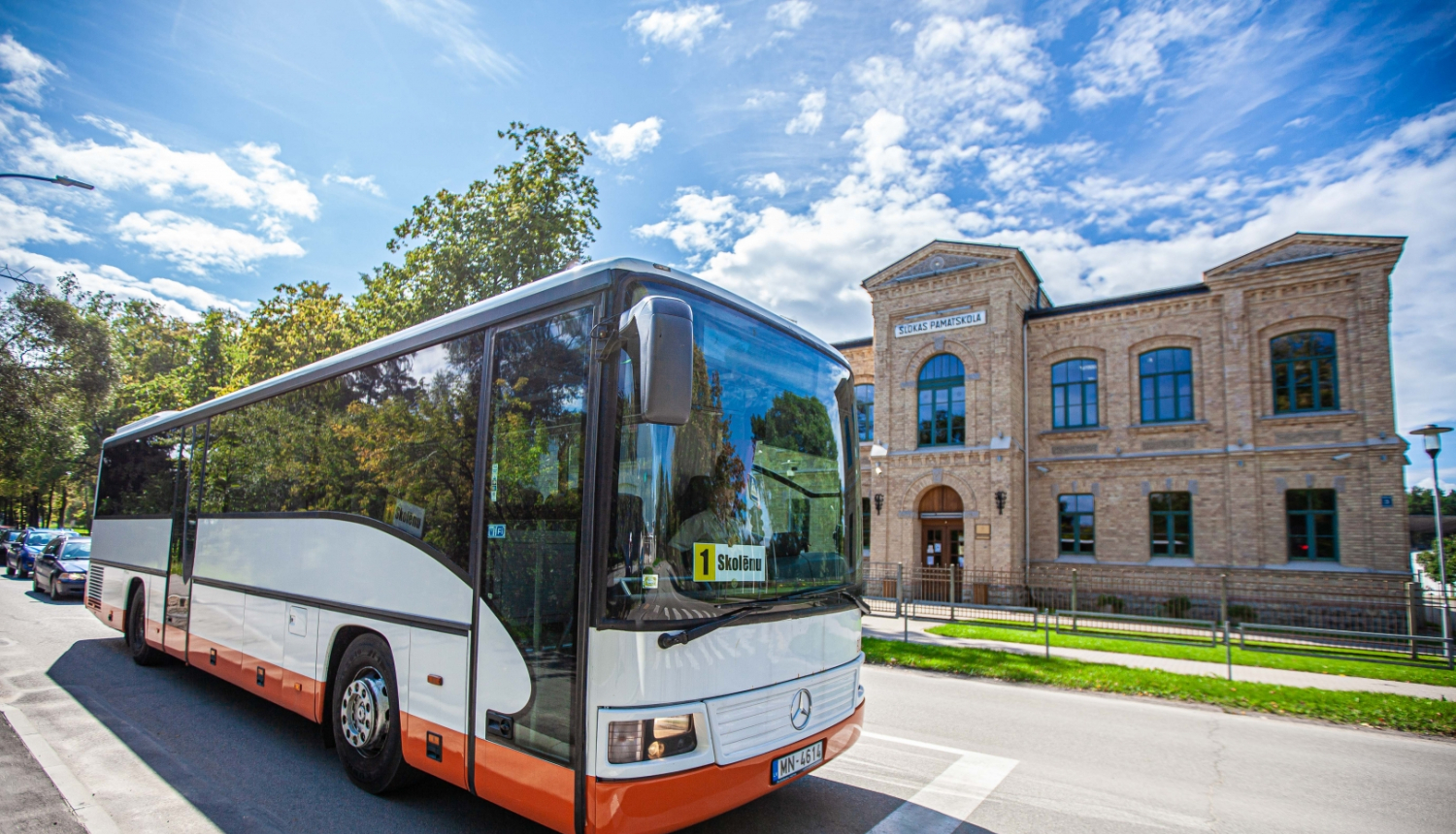 Skolēnu autobuss
