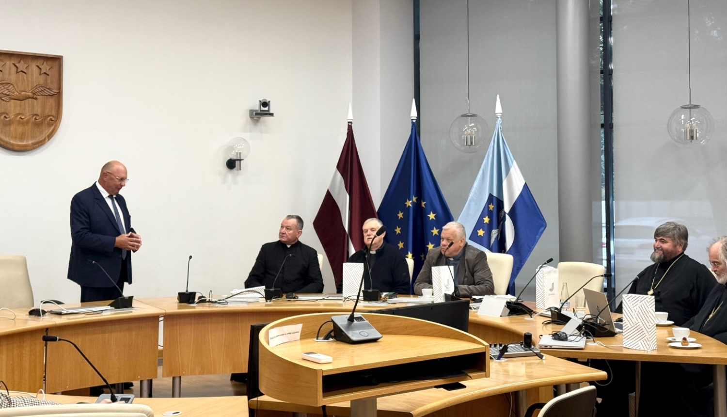 Jānis Lediņš tiekas ar mācītājiem