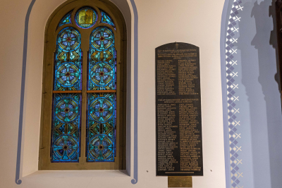 Piemiņas plāksne Slokas baznīcā