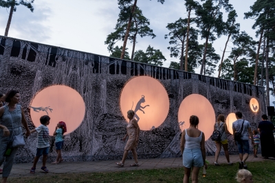 nestāsti pasaciņas