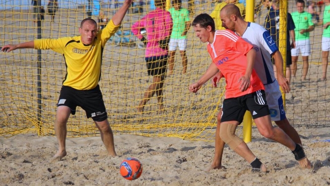 Pludmales futbols