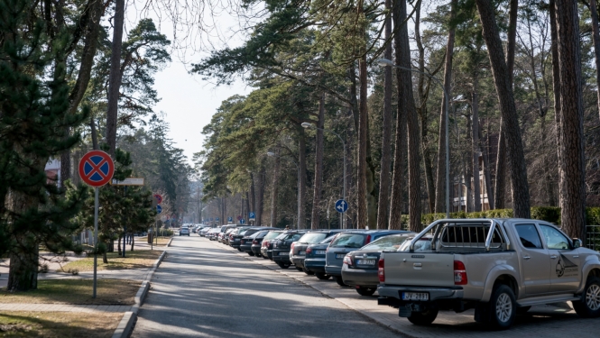 Automašīnu stāvvieta