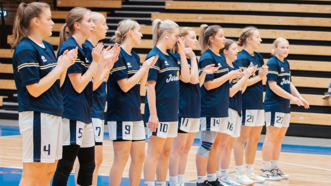Basketbolistes pirms spēles