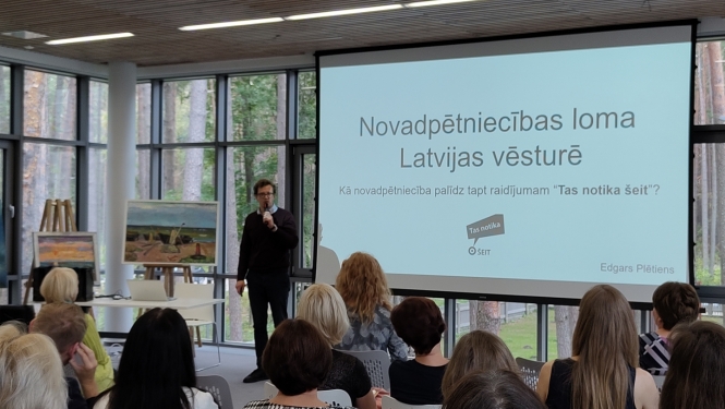 Latvijas bibliotekāru novadpētniecības konference.  Foto no Jūrmalas Centrālās bibliotēkas arhīva