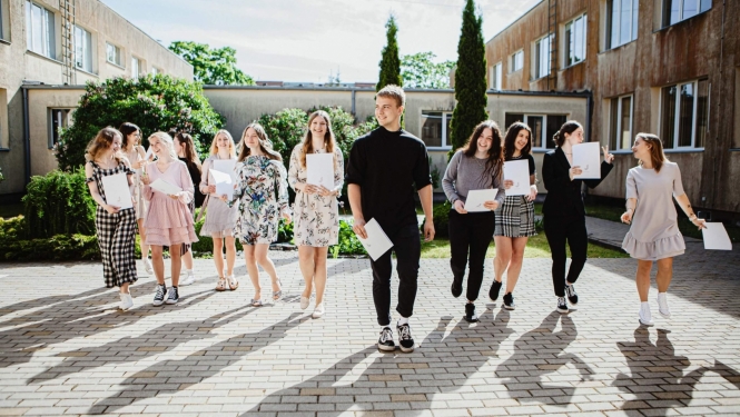 Jūrmalas Valsts ģimnāzijas skolēni