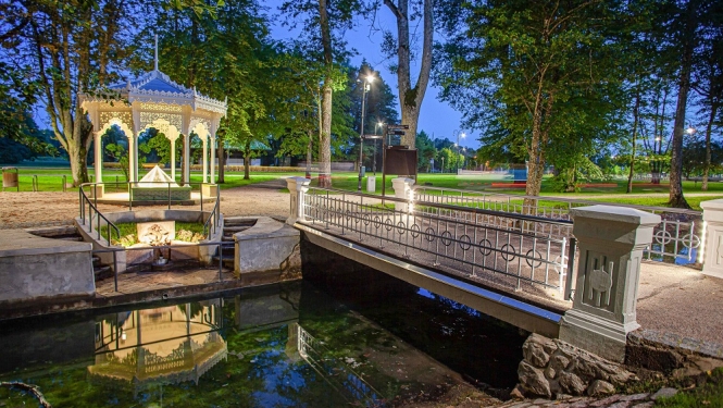 Paviljons Ķemeru parkā