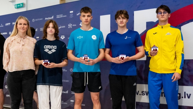 sporta meistaru apbalvošana Kirils pozņaks (no labās puses otrais)