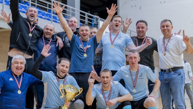 Jūrmalas veterānu futbola komanda triumfē Latvijas kausa izcīņā