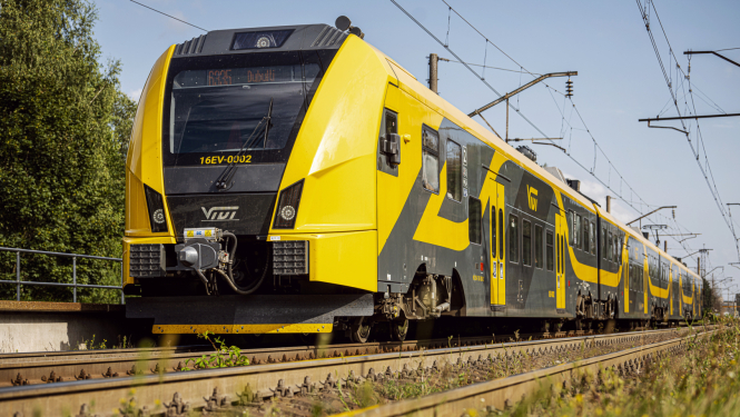 vilciens ar uzrakstu Dubulti