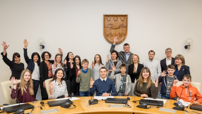 Vidusskolēni aicināti “ēnot” Jūrmalas pilsētas domes deputātus un speciālistus