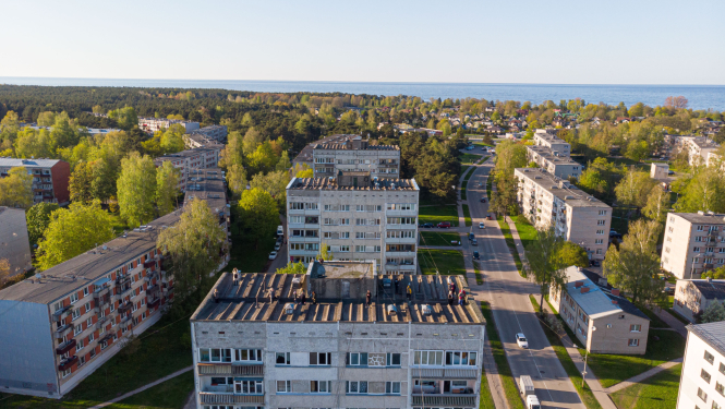 9 stāvu ēkas no drona Kauguros