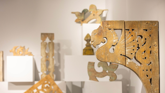 Izstāde "Trausli", koka elementi