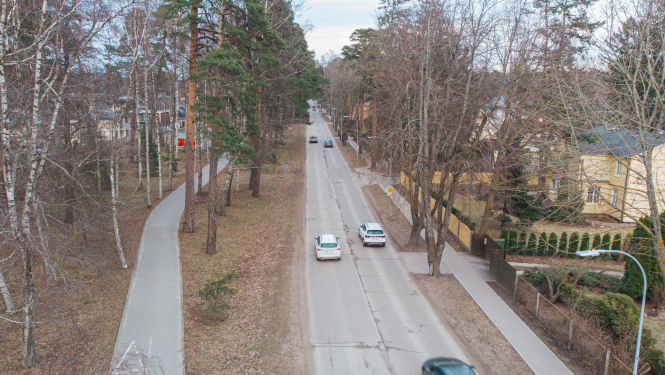 Poruka prospekts, pa kuru brauc mašīnas