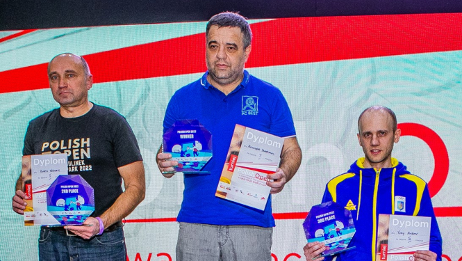 Guntis Valneris uz pjedestāla