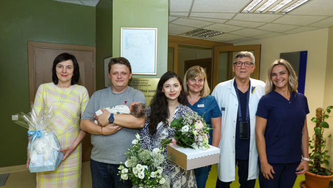 Vecāki ar jaundzimušo