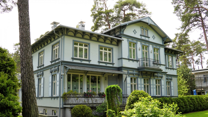 Ēka Vidus prospektā