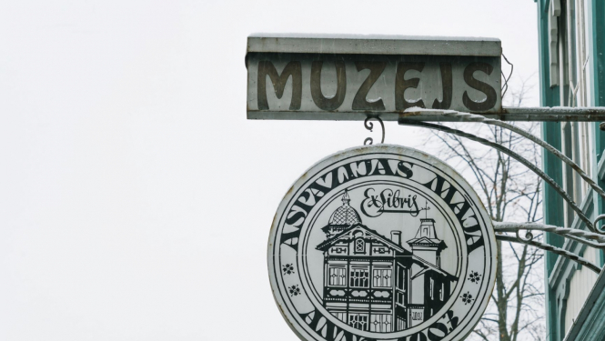 Aspazijas mājas izkārtne