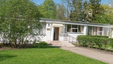 Kauguru bibliotēkas ēka
