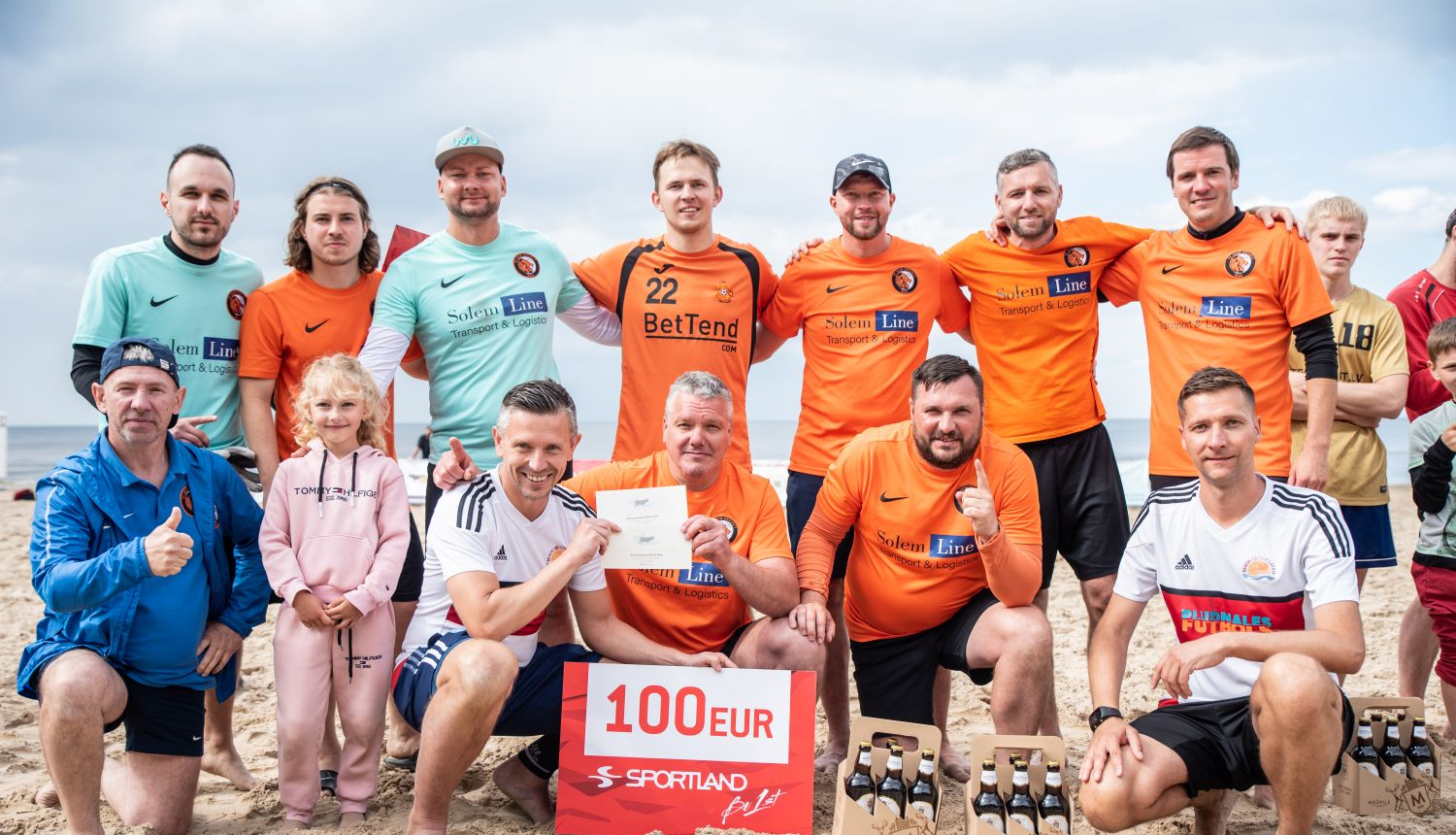 Futbolisti pludmalē