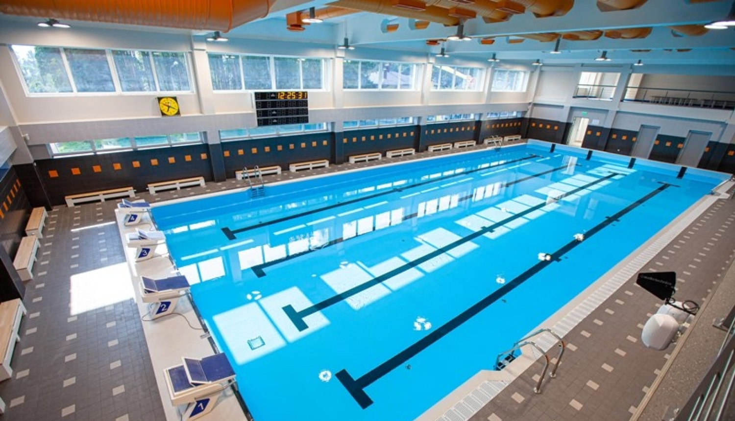 Darbu uzsāk atjaunotais sporta skolas peldbaseins