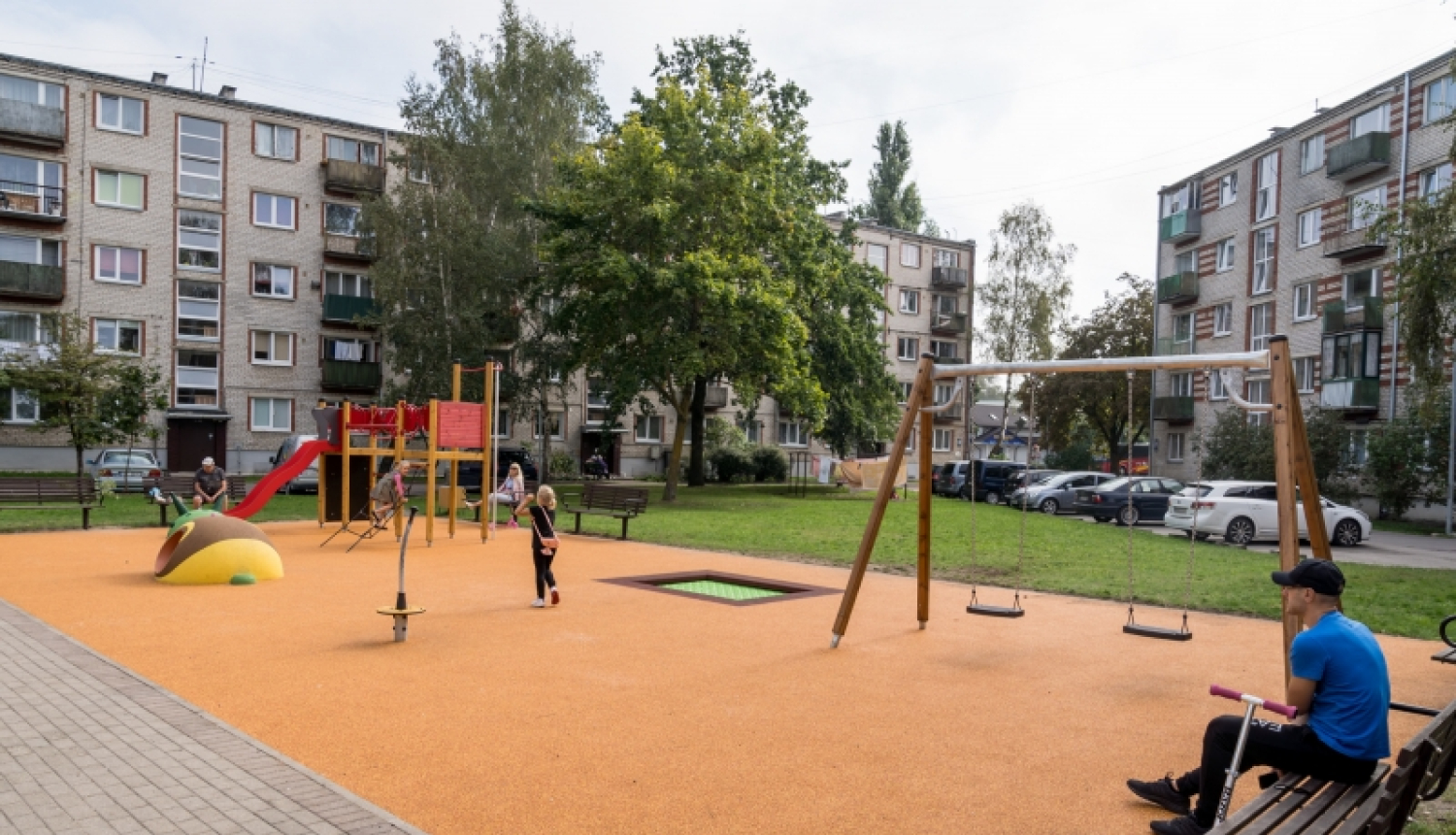 Papildināti un atjauni rotaļu laukumi