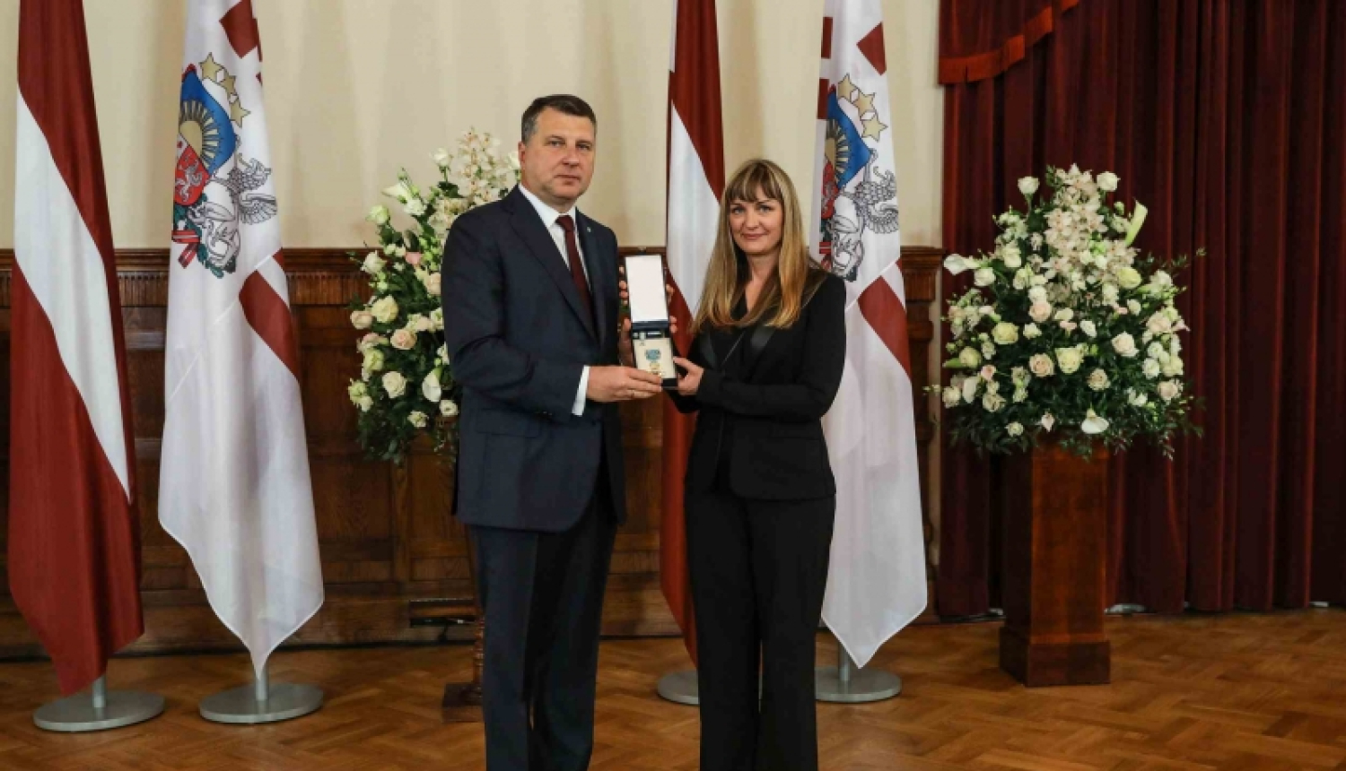 Valsts svētkos jūrmalniekiem piešķirti valsts augstākie apbalvojumi