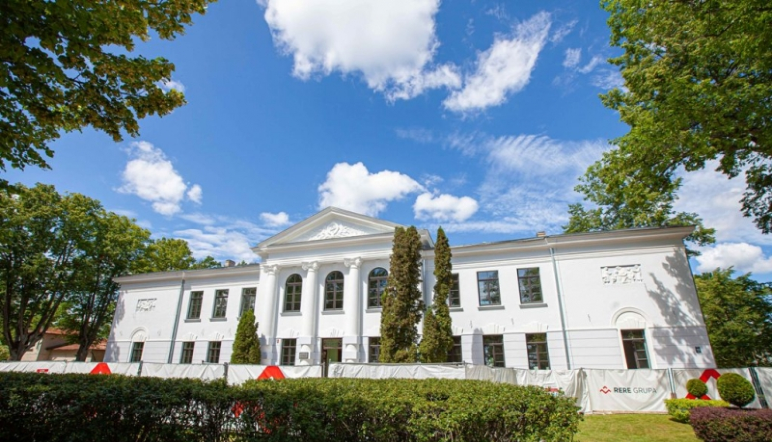 Modernizē skolas, izglītības iestādēs rit remonti