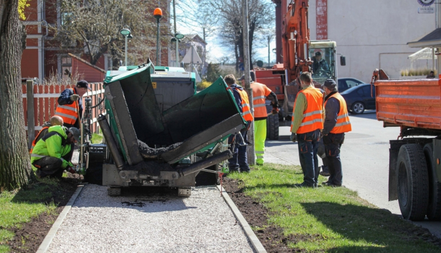 Nenotikušo kultūras pasākumu finansējumu Jūrmalā novirza ceļu remontiem