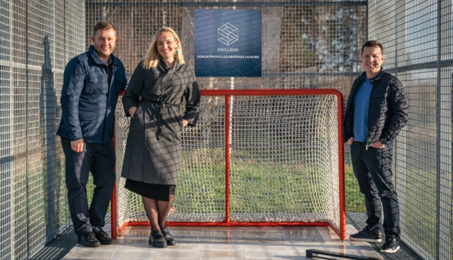 Jūrmalnieki ražo hokeja laukumus un izstrādā programmatūru klīnikām