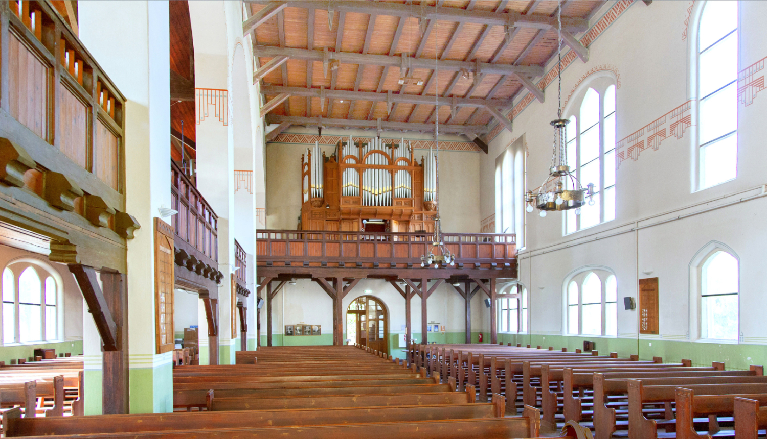 Dubultu baznīca no iekšpuses