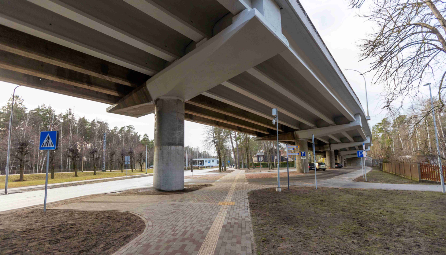 Dzintaru dzelzceļa pārvads