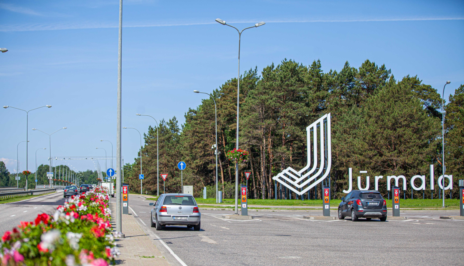 Jūrmalas zīme pie iebraukšanas pilsētā