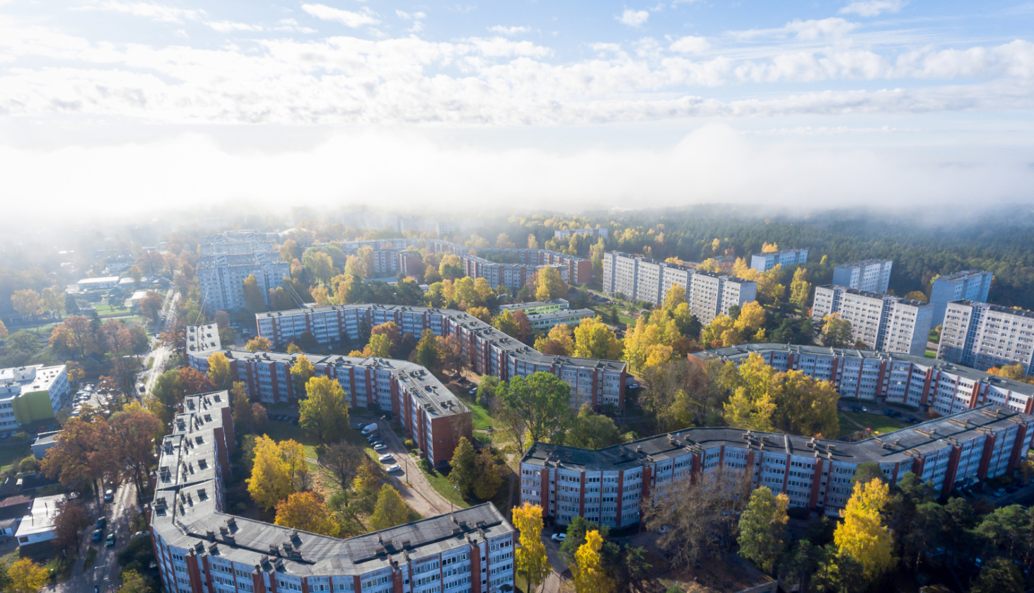 Kauguru mājas no augšpuses