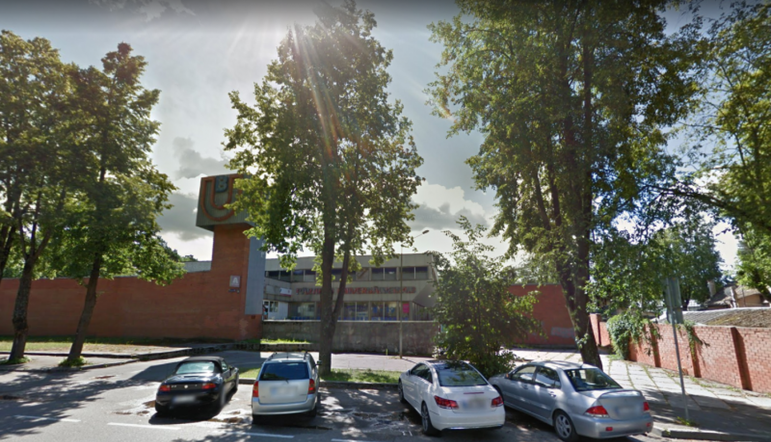 Iecerēts atjaunot tirgus paviljonu Meža prospektā un būvēt hokeja halli