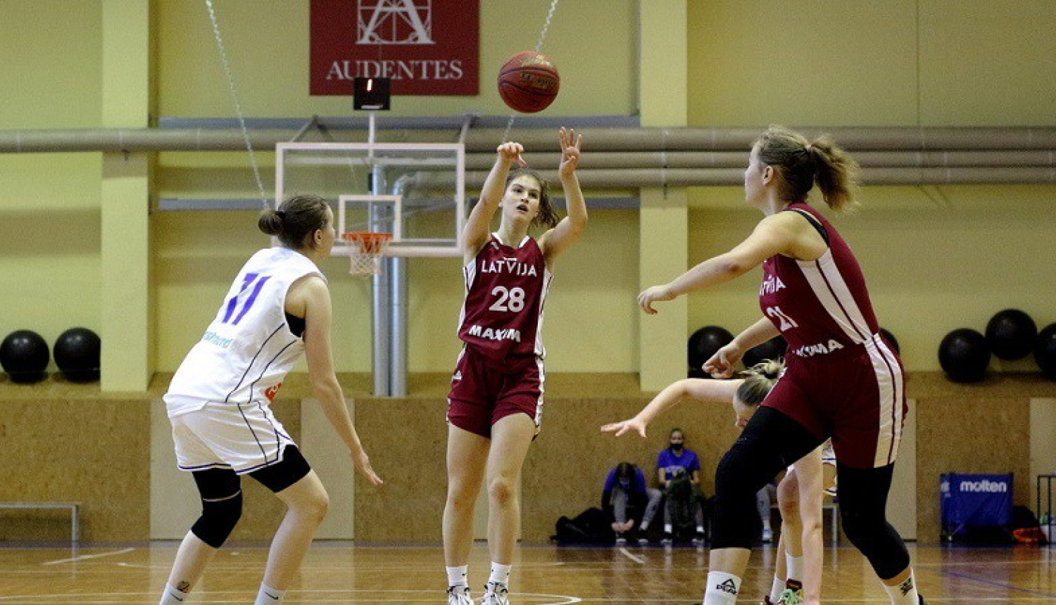 Fotogrāfs Siim Semiskar, attēlā ar Nr.28 L.Bērziņa